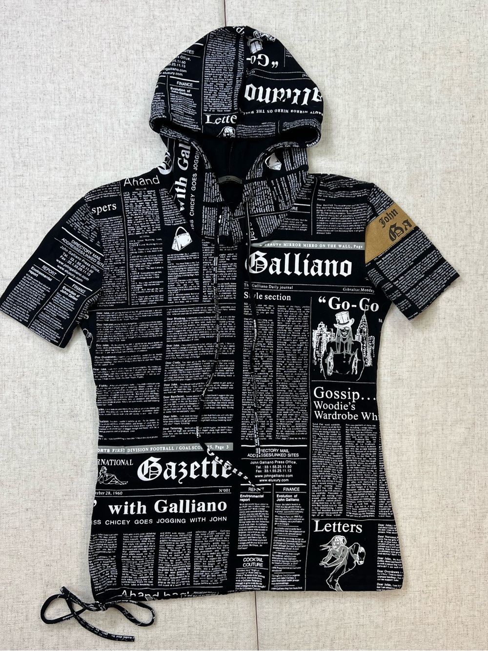 John Galliano Gazette Newspaper Print Hooded Tee Archival Y2K Made Italy Sz L